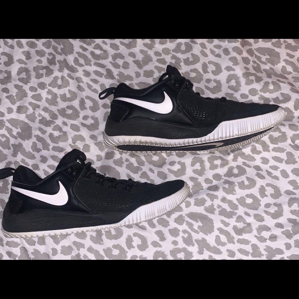 nike volleyball shoes